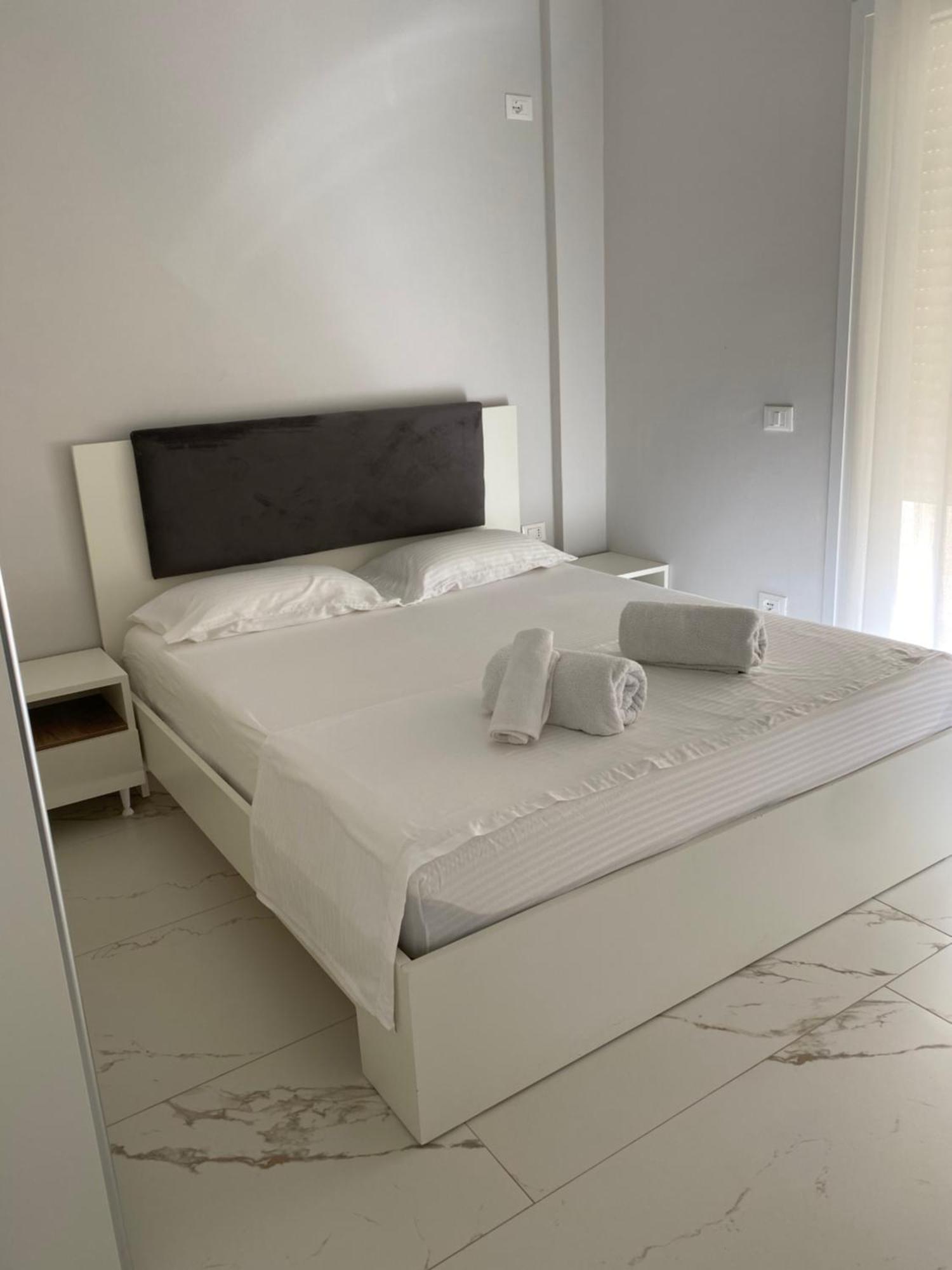 Edan Apartments Влёра Экстерьер фото